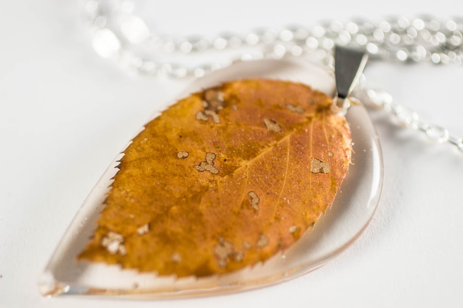 Image of Autumn Simple Leaf Pendant #2