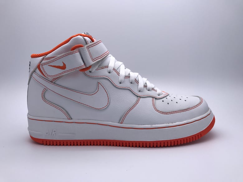 Image of NIKE AIR FORCE 1 MID "NYC"