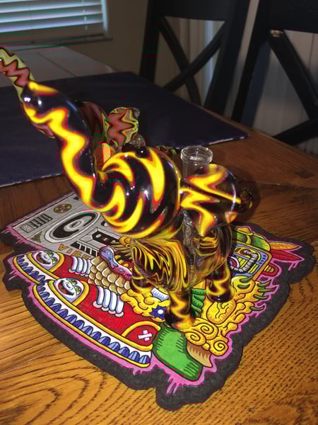 Image of Glass elephant rig