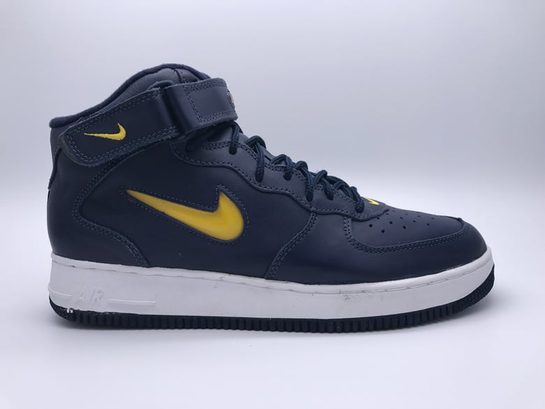 Image of NIKE AIR FORCE 1 MID SC "MICHIGAN JEWEL"
