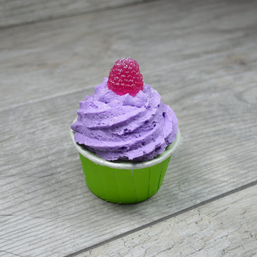Image of Pearberry Cupcake Bath Bomb