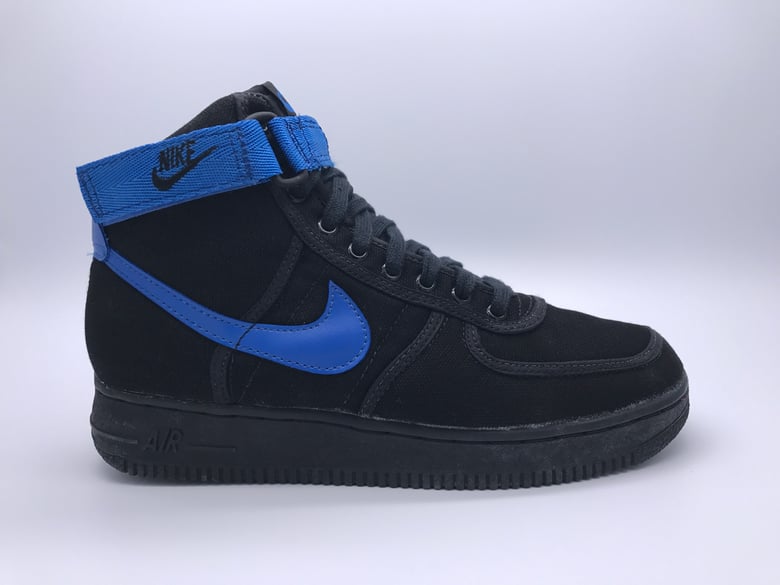 Image of NIKE AIR FORCE 1 HIGH CVS SC "BLACK/ROYAL"
