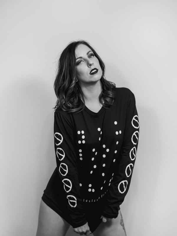 BRAILLE - LS - Circle Slash Fashion