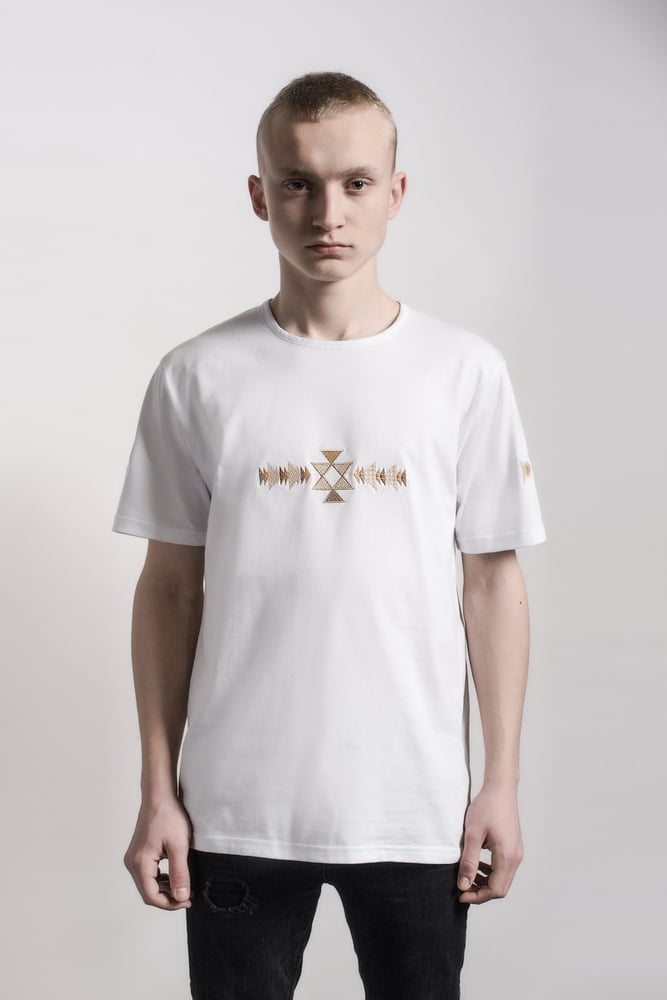 Image of KANATITSA T-shirt & V neck