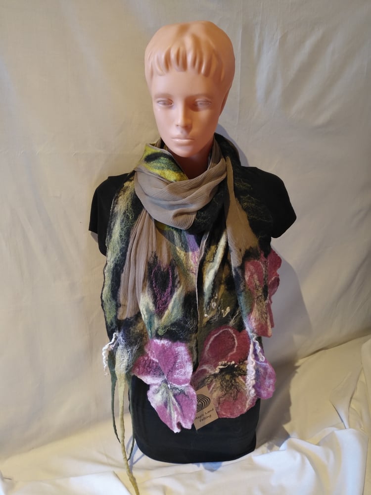 Image of Wet felted scarf 4