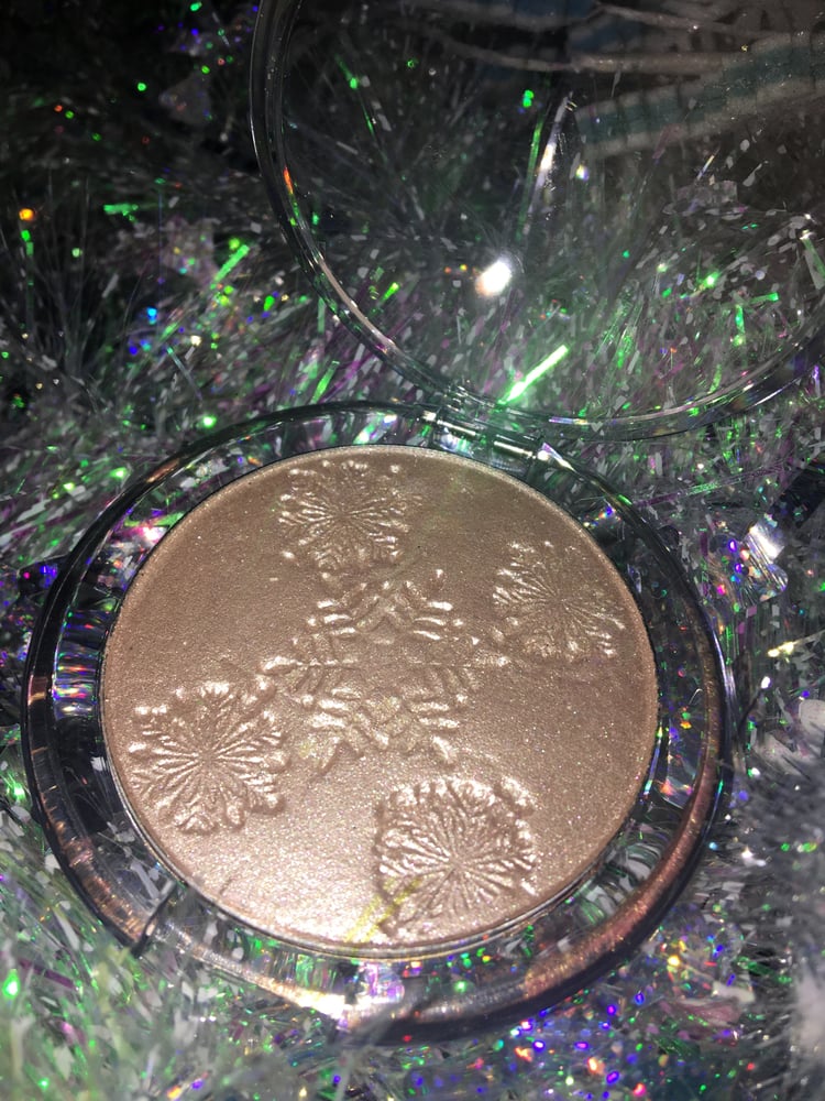 Image of â€œChampagne on Iceâ€� holiday highlighter