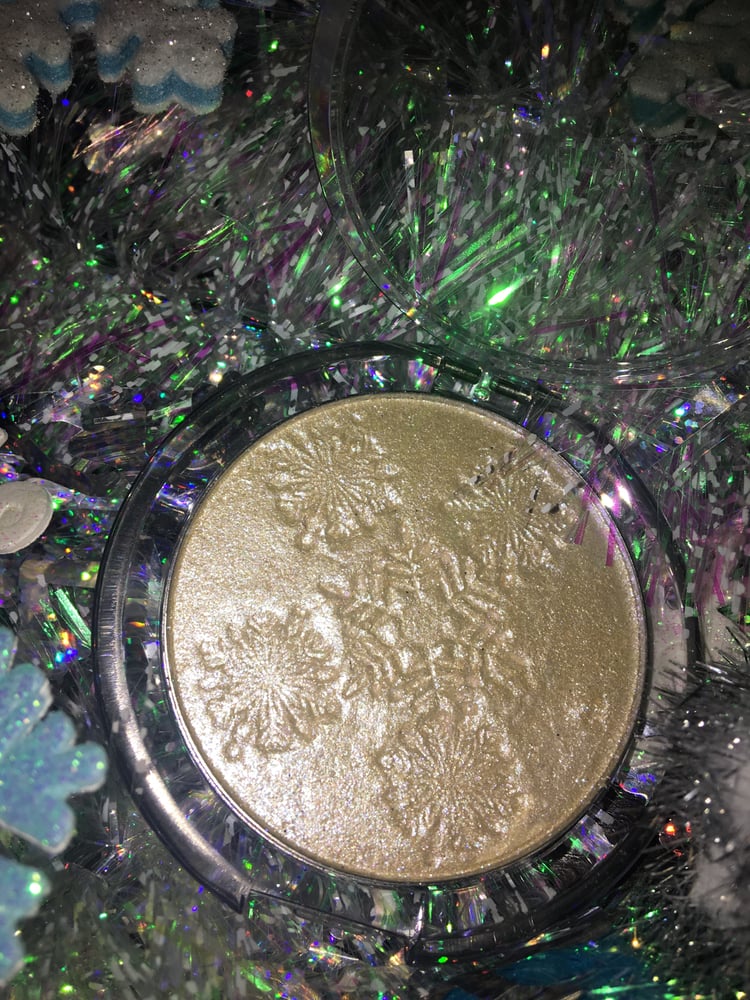 Image of “Let it Glow” holiday highlighter