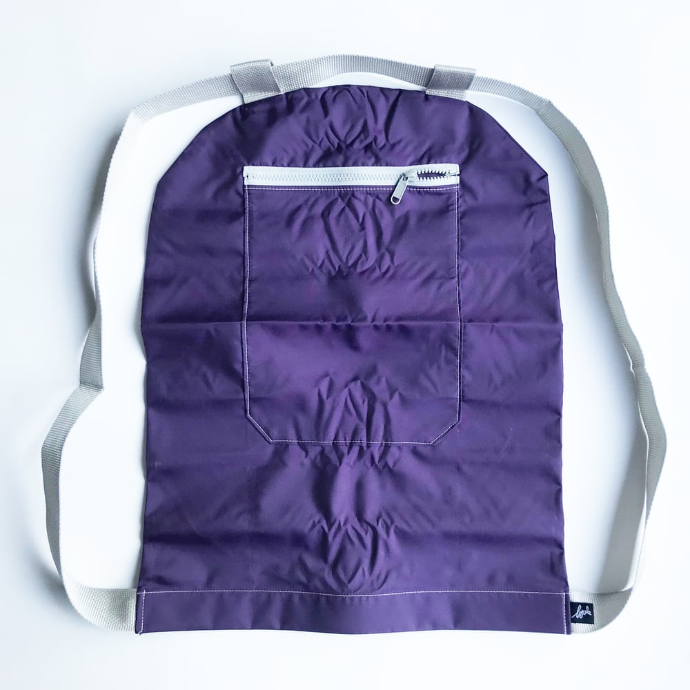 Image of Nylon Aubergine - zip