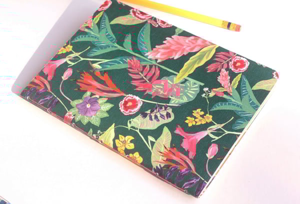 Image of Libreta Floralia (Fondo verde oscuro)