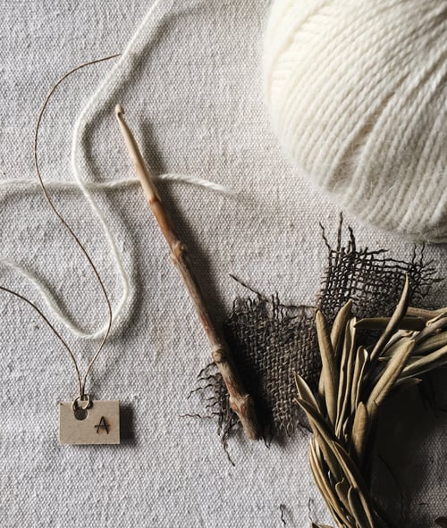 Image of size 5mm Olive branch hand carved rustic crochet hook