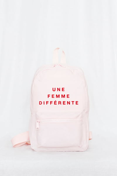 Image of Mochila Une Femme Différent