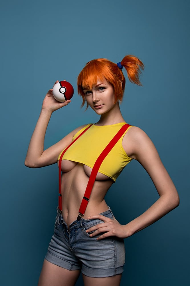 Misty Underboob