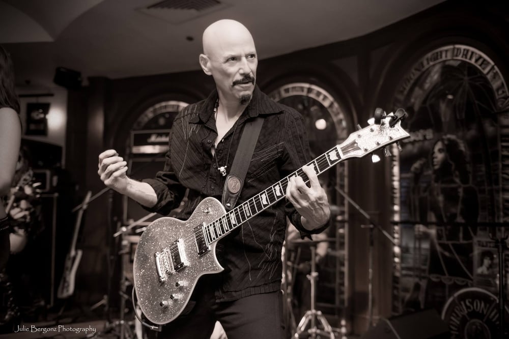 Image of B & W Photo of Bob Kulick