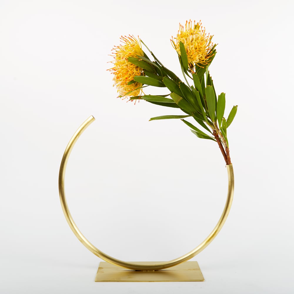Image of Vase 452 - Edging Over Vase