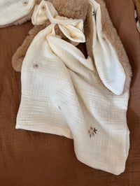 Image 3 of DOUDOU LAPIN ET SON LANGE MARGUERITE