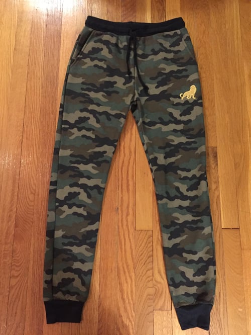 Image of León Camo Joggers & Sweatsuit Unisex Slimfit (Made to order)