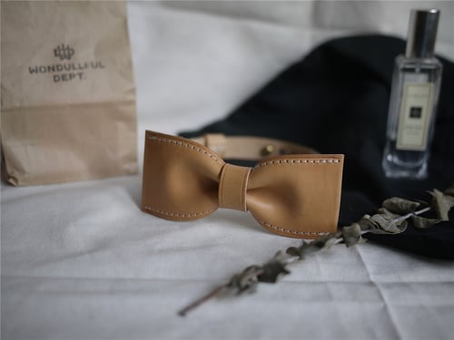 Image of Personalized Handmade Vegetable Tanned Leather Bow Tie, Groomsmen Bow Tie, Wedding Bow Tie BT01