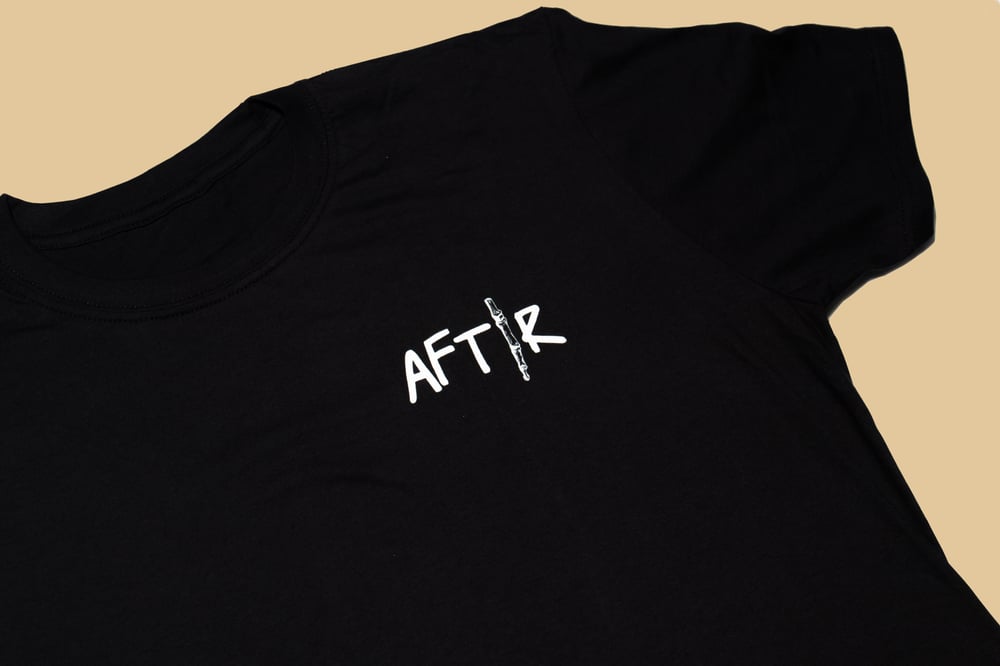 Image of MISSING FINGER TEE BLACK