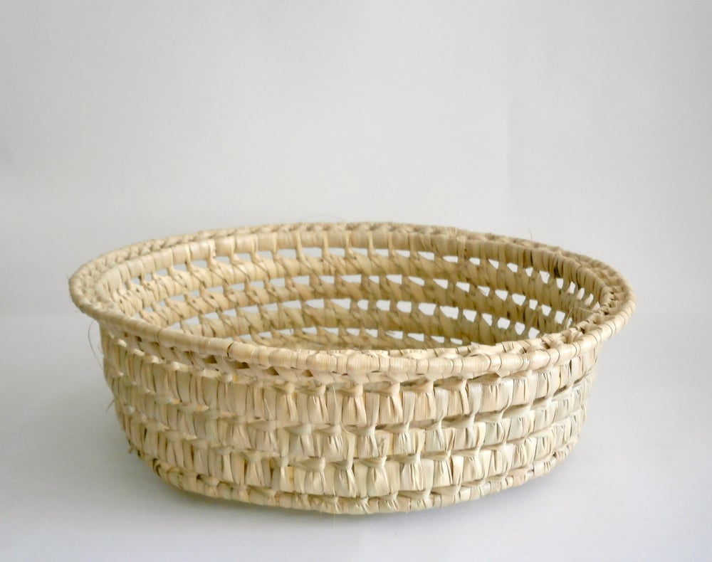 Image of ROUND PALM LEAF TRAY