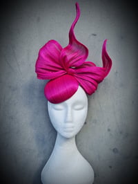 Image 1 of 'Bowie' in Hot Pink