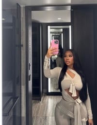 Image 4 of Modest set