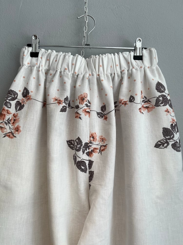 Image of Oversize pants with flowerprintet   (xs-xxl)