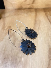 Image 3 of Flower Earring