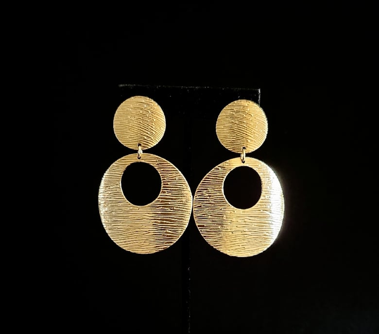 Image of Gold Rounded Clip-On Earrings 