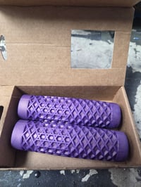 Image 4 of Vans Cult Grips 
