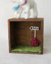 Image 3 of pipe cleaner Rainbow the lamb