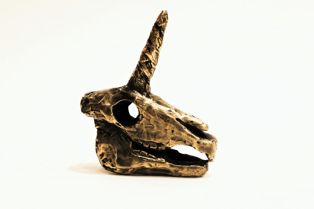 Image of Unicorn Skull Sculpture