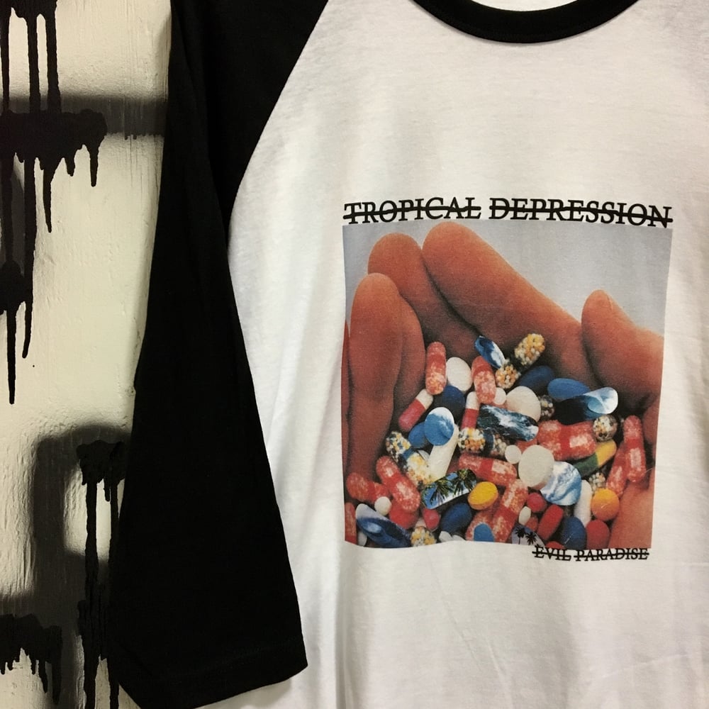 Image of TROPIC PILLS RAGLAN