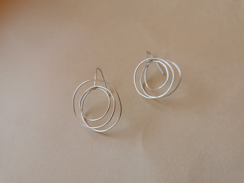 Image of Boucles d'oreilles Les Aléatoires (rondes) 