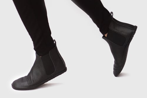 Image of Chelsea boots in Pebbled Black