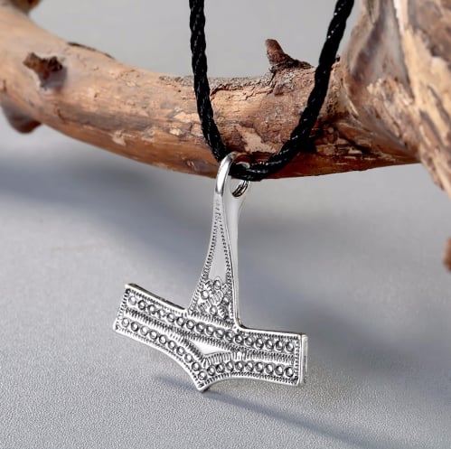 Image of Rømersdal inspireret Thors hammer.