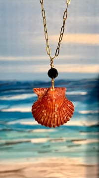 Image 3 of Scallop Shell Necklace N204