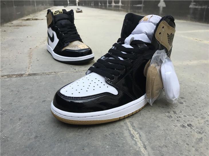 Image of AIR JORDAN 1 RETRO HIGH OG NRG "GOLD TOP 3"