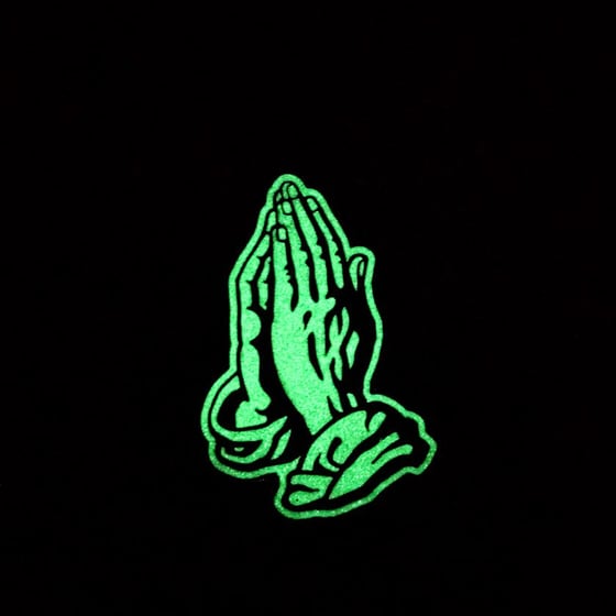 Image of Praying hands pin (Glow in the dark)