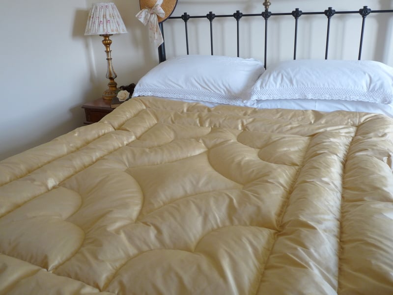 Stunning Double Smooth Soft Gold Silk Eiderdown — Belinda Davies