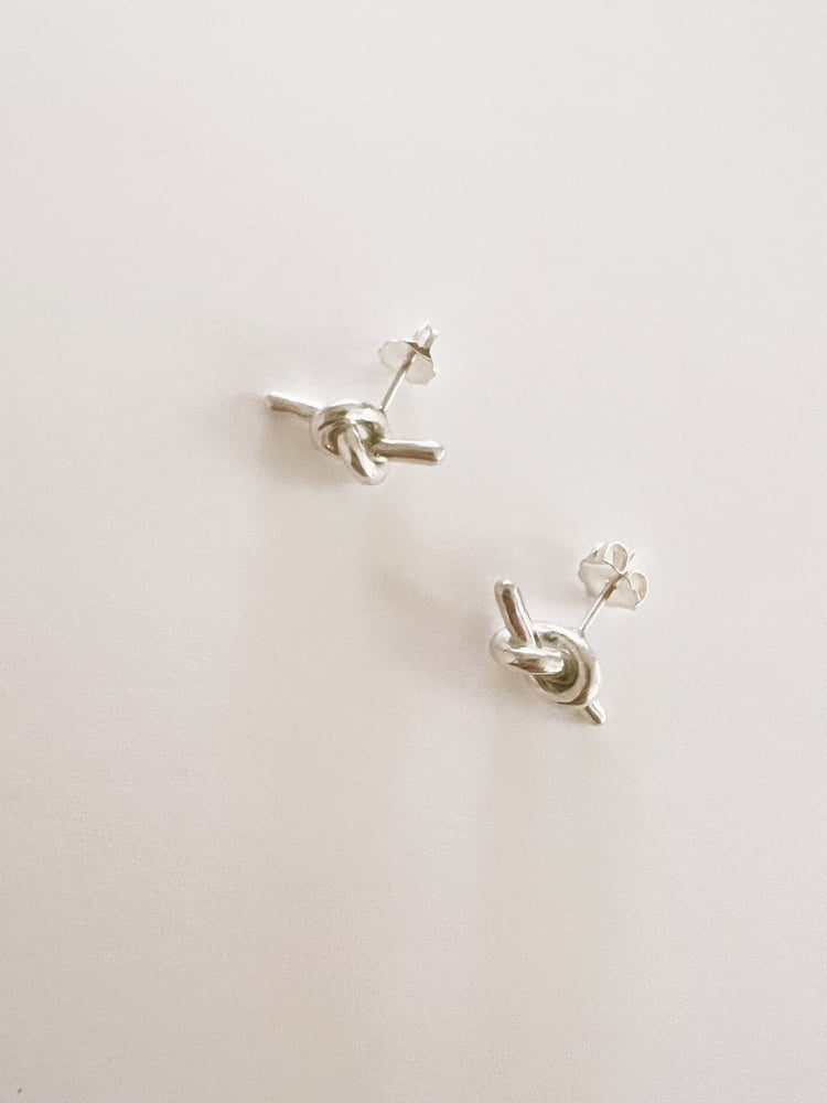Image of Love knot earring 