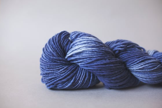 Image of Navy thick and thin light- super fine merino wool