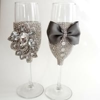 Ryanne Champagne Glasses (More Bowtie Colors)
