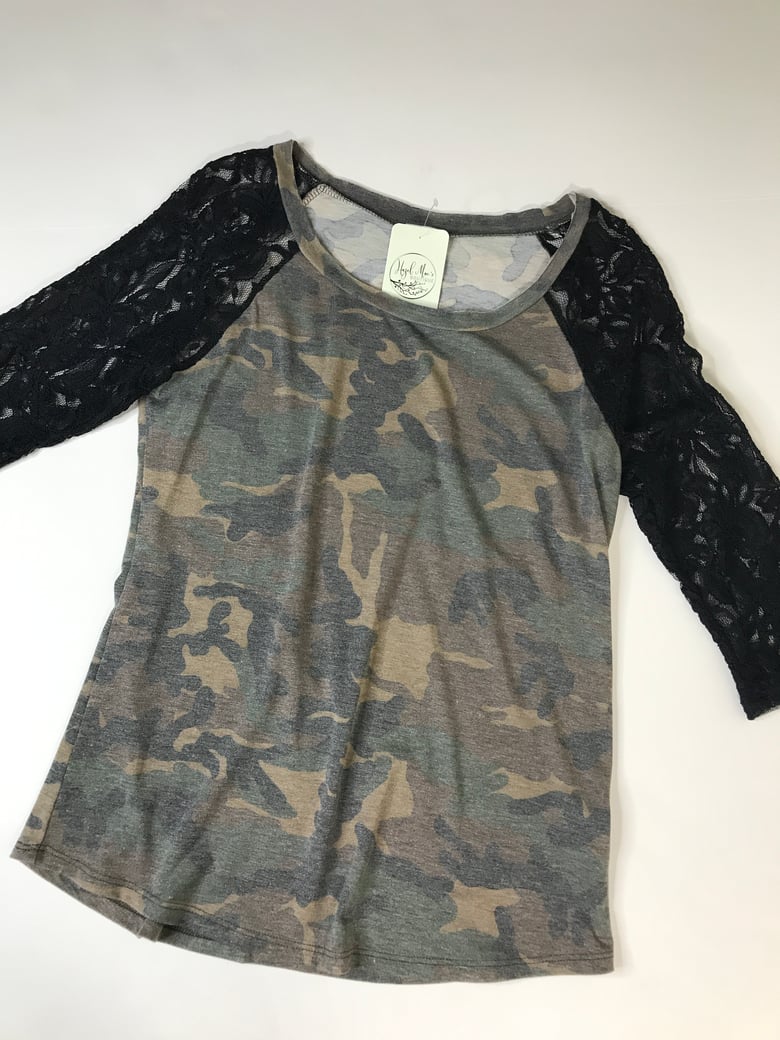 Image of Camouflage Print Raglan w/ Lace Sleeves