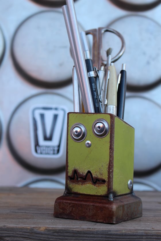 Image of Desk organizer/Small: Pencil Pusher Robot Joe