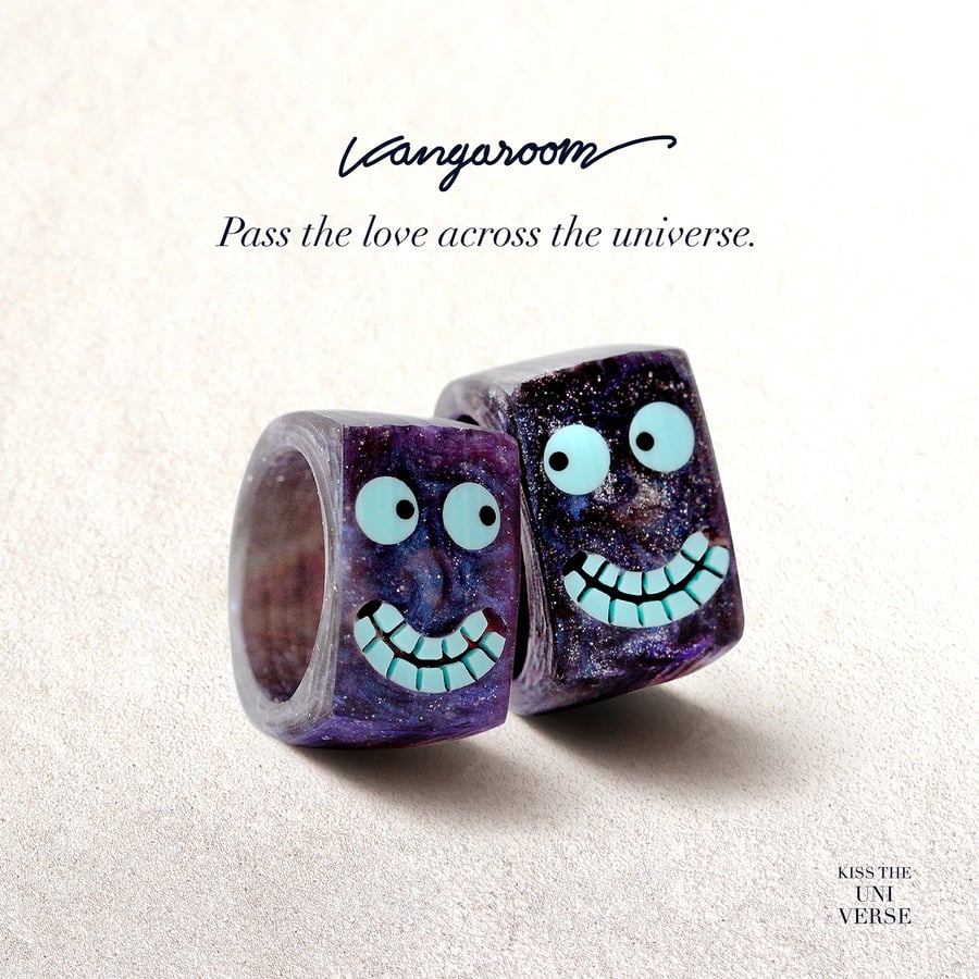 Image of Kiss the universe - the couple rings.