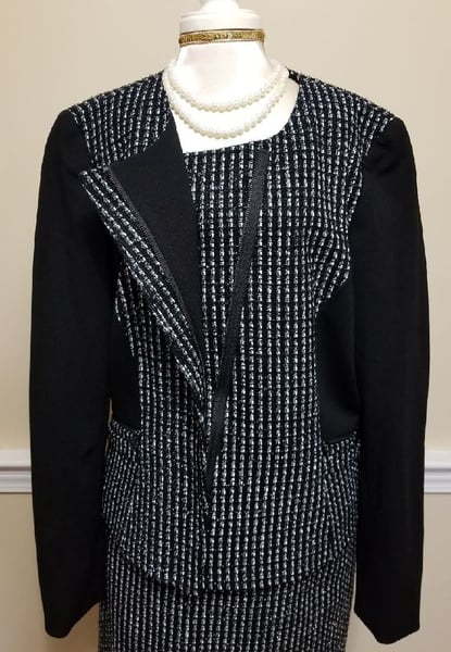 Image of Size 4 wool tread skirt suit