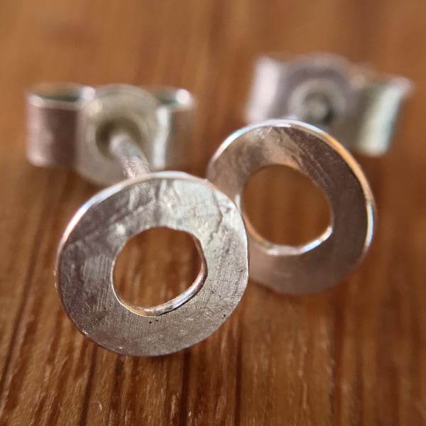 Image of Dainty Circle Stud Earring