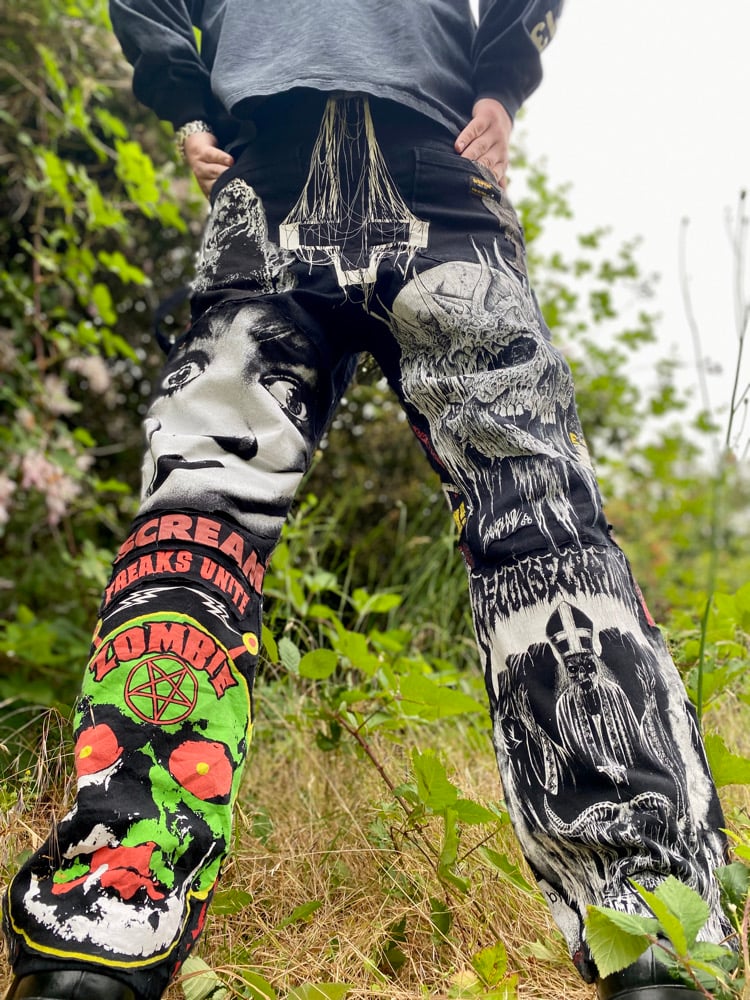 34x32 multi media horror pants