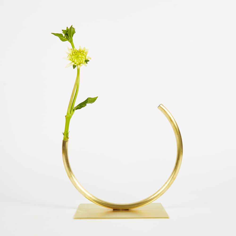 Image of Vase 534 - Edging Over Vase