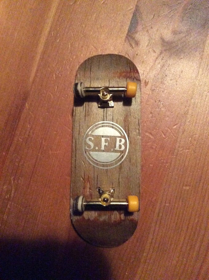 Image of Stained wood fingerboard/33-32mm